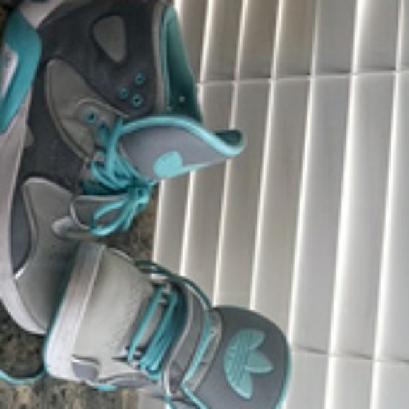 Shoes ADIDAS like new - Picture 1 of 4